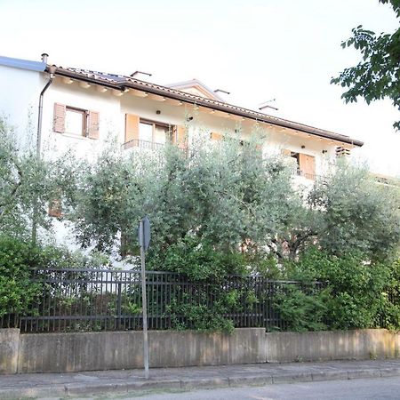Апартаменты La Casa Bianca Loc.Turistica Пескьера-дель-Гарда Экстерьер фото